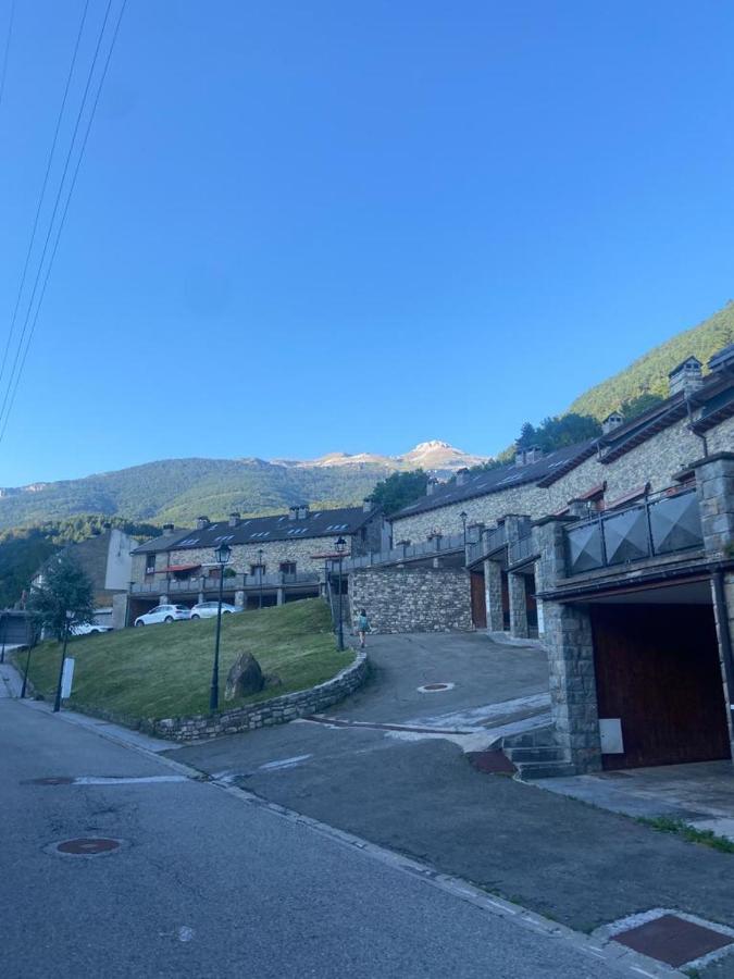 Adosado En Villanua Con Wifi Exterior photo